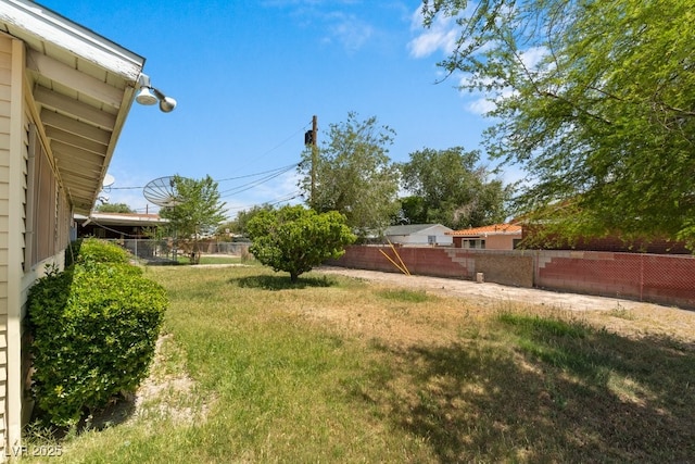 1643 E St, Las Vegas, NV 89106 - view of yard