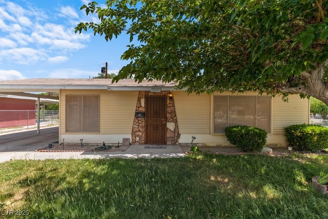 1643 E St, Las Vegas, NV 89106 - view of front of property featuring an attached carport