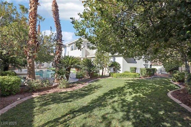 2338 Dolphin Ct, Henderson, NV 89074 - view of green lawn