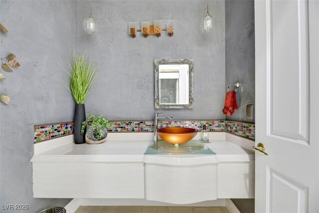 1805 Prichard Ave, Henderson, NV 89052 - bathroom featuring tile patterned floors and vanity