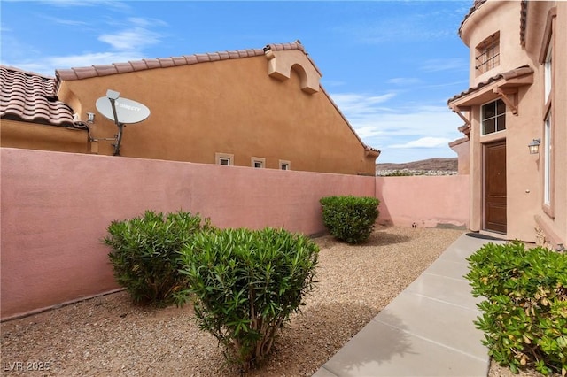 1111 Casa Palermo Cir, Henderson, NV 89011 - view of yard featuring fence