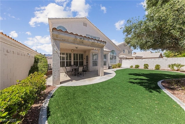 3024 Pismo Beach Dr, Las Vegas, NV 89128 - rear view of property with a patio area