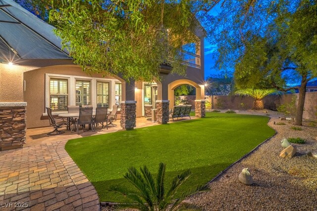2800 Proust Ct, Henderson, NV 89044 - view of yard with a patio