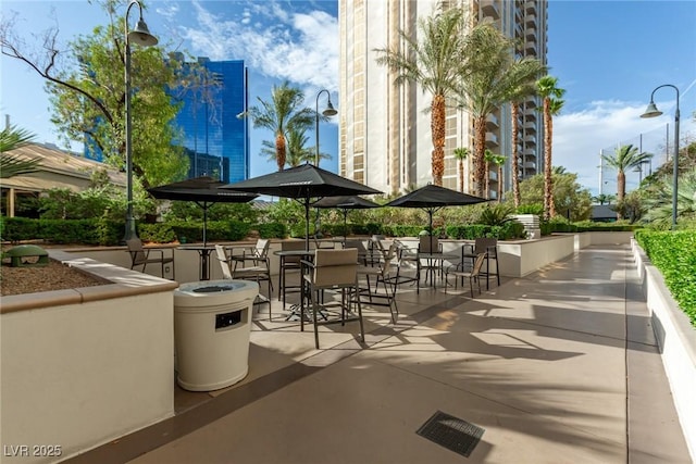 145 E Harmon Ave Unit 2019, Las Vegas, NV 89109 - view of patio / terrace
