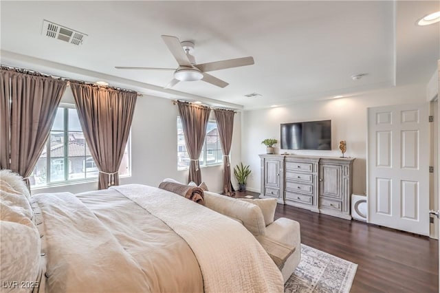 bedroom featuring recessed lighting, dark wood-type flooring, visible vents, and a ceiling fan