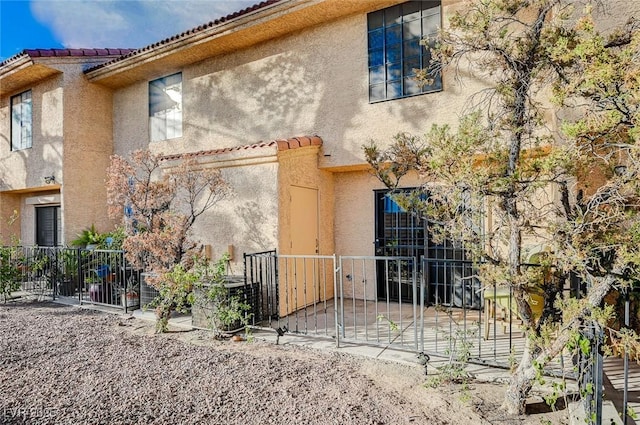 2851 S Valley View Blvd Unit 1139B, Las Vegas, NV 89102 - back of property with stucco siding, central AC, and fence