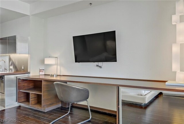 4381 W Flamingo Rd Unit 27308, Las Vegas, NV 89103 - office area with a sink and dark wood-style floors