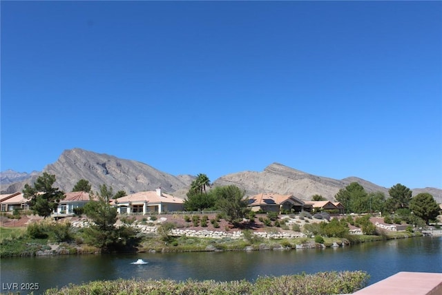 water view featuring a mountain view