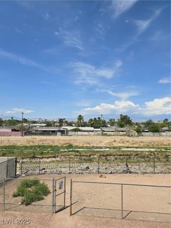 3953 Rebecca Raiter Ave Unit 202, Las Vegas, NV 89110 - view of yard with fence