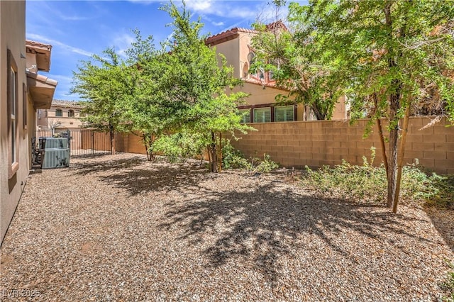 view of yard featuring a fenced backyard