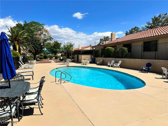 1868 Arbol Verde Way, Las Vegas, NV 89119 - pool featuring fence and a patio