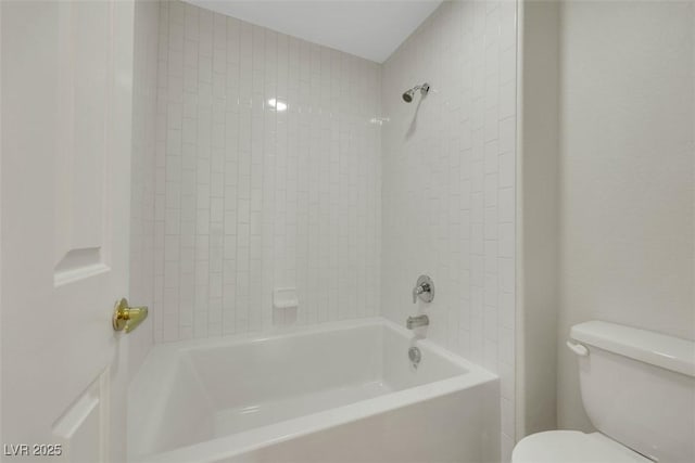full bath with toilet and bathtub / shower combination