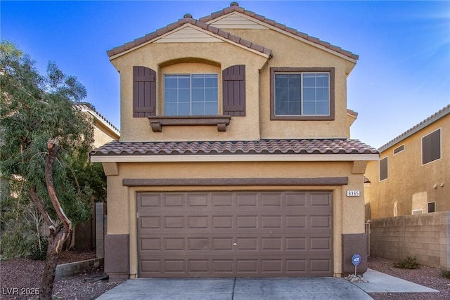 view of front facade featuring stucco siding, an attached garage, fence, and concrete driveway