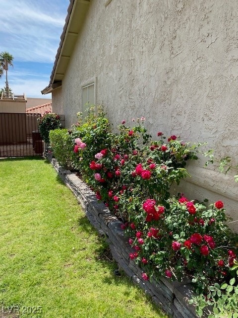 view of yard featuring fence