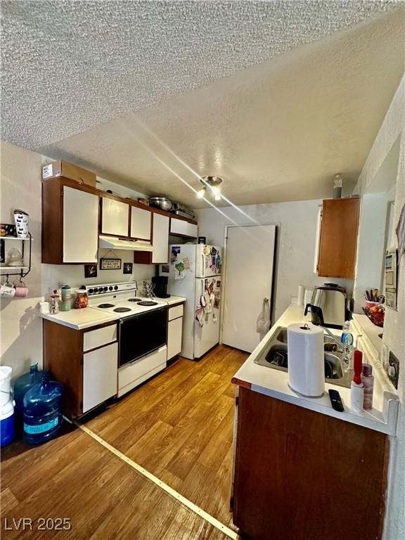 221 Mission Newport Ln Unit 205, Las Vegas, NV 89107 - photo 2