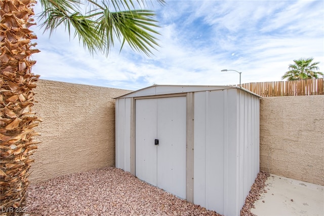 1552 Livingston Dr, Henderson, NV 89012 - view of shed with a fenced backyard