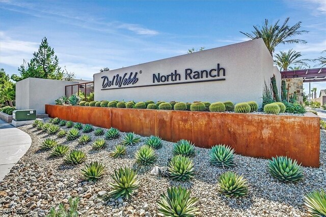 view of community / neighborhood sign