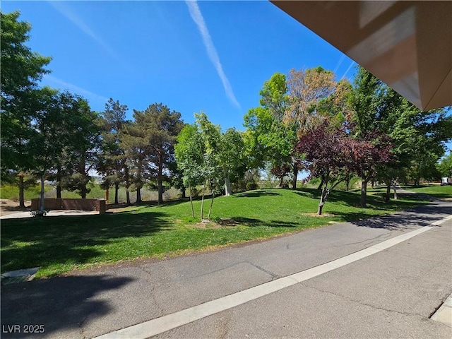 2022 Big Bend Way, Henderson, NV 89074 - surrounding community with a lawn