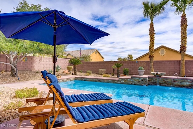 4624 Leon De Oro Dr, Las Vegas, NV 89129 - view of swimming pool featuring a fenced backyard and a patio