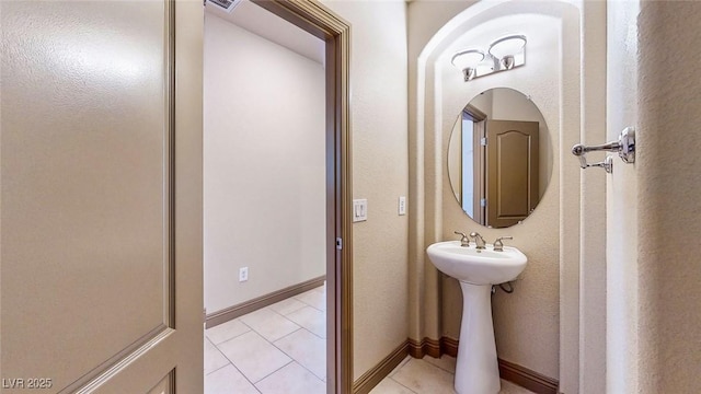 524 Blanche Ct, Henderson, NV 89052 - bathroom with tile patterned floors