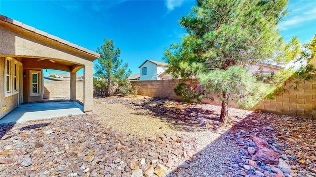 524 Blanche Ct, Henderson, NV 89052 - view of yard featuring a fenced backyard and a patio area