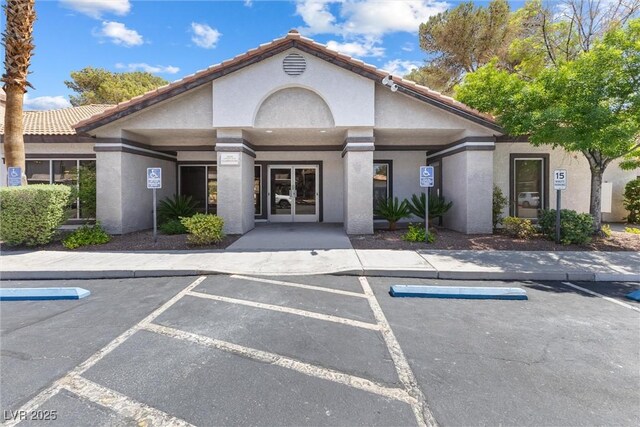 2606 S Durango Dr Unit 260, Las Vegas, NV 89117 - view of building exterior with uncovered parking