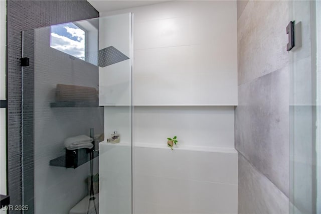 10709 Hunters Woods Pl, Las Vegas, NV 89134 - bathroom with a tile shower
