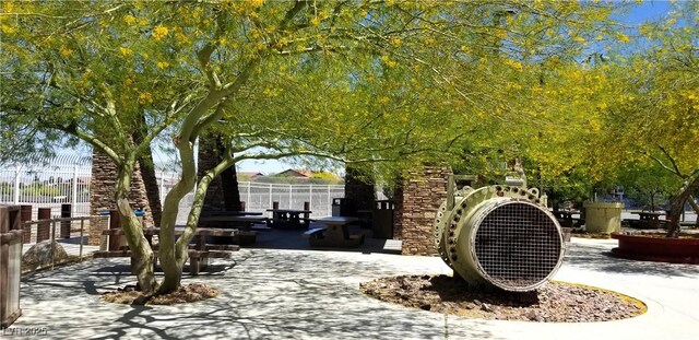 2305 W Horizon Ridge Pkwy Unit 3713, Henderson, NV 89052 - view of home's community with fence