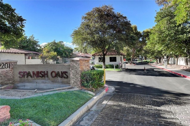 view of community / neighborhood sign