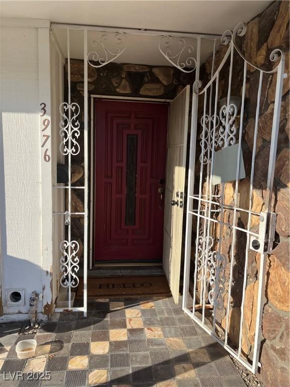 3976 Ventura Way, Las Vegas, NV 89121 - photo 2