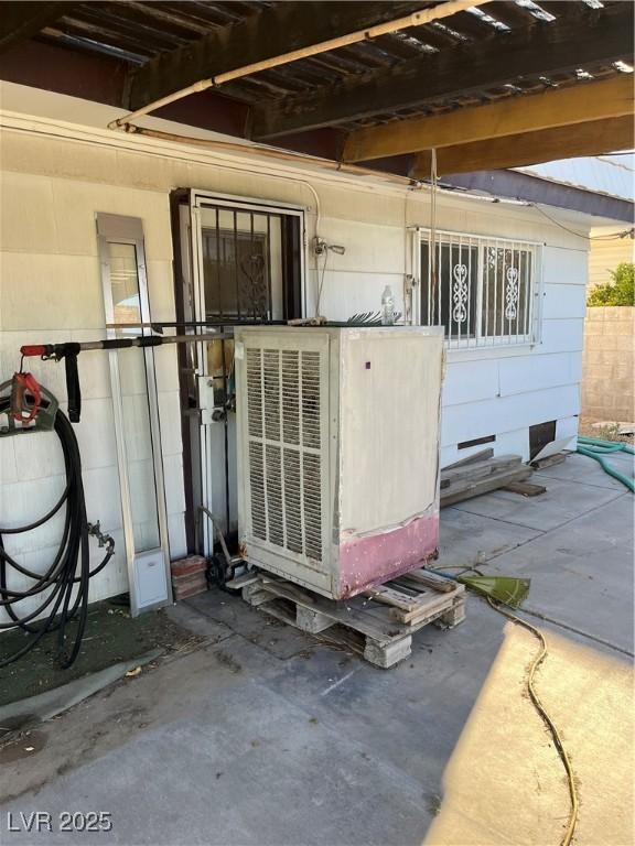 3976 Ventura Way, Las Vegas, NV 89121 - photo 3