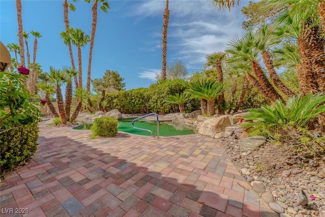 8199 Pinnacle Peak Ave, Las Vegas, NV 89113 - view of patio / terrace