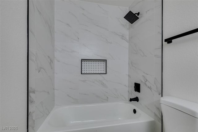2671 Diamante Cir, Las Vegas, NV 89121 - full bathroom featuring toilet and shower / tub combination