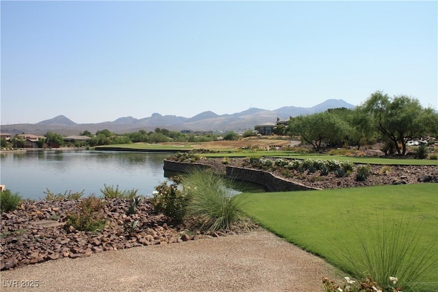 water view with a mountain view