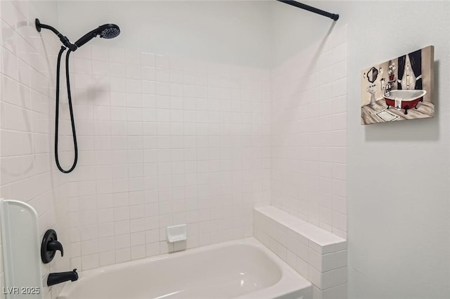 bathroom featuring shower / bathing tub combination