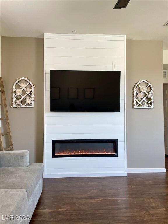 1121 Via Castelli, Henderson, NV 89052 - details with wood finished floors, a fireplace, and baseboards