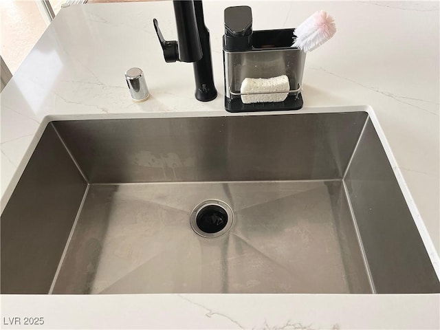 1121 Via Castelli, Henderson, NV 89052 - room details featuring a sink