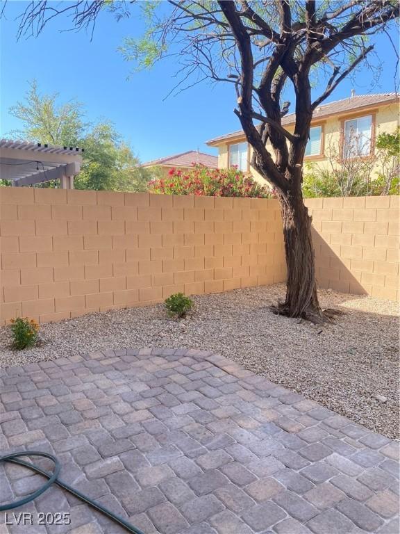 10349 Mystic Pine Rd, Las Vegas, NV 89135 - view of patio with fence