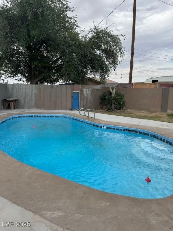 4834 E Van Buren Ave, Las Vegas, NV 89110 - view of swimming pool