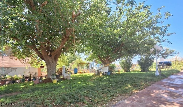 4834 E Van Buren Ave, Las Vegas, NV 89110 - view of yard
