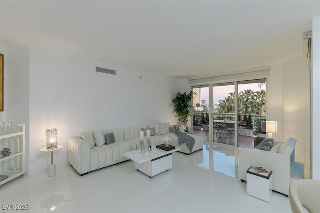 2857 Paradise Rd Unit 305, Las Vegas, NV 89109 - view of tiled living room