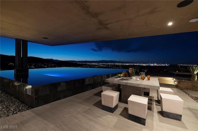 811 Magnum Cliff Ct, Henderson, NV 89012 - view of swimming pool