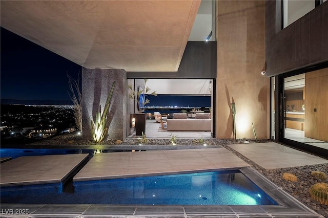 811 Magnum Cliff Ct, Henderson, NV 89012 - view of swimming pool