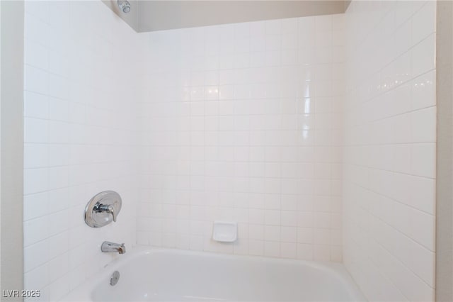 full bathroom with shower / bathing tub combination
