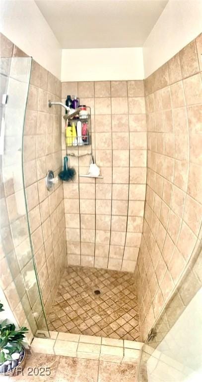 6429 Rosemount Ave, Las Vegas, NV 89156 - bathroom featuring tiled shower