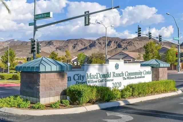 1991 High Mesa Dr, Henderson, NV 89012 - exterior space featuring a mountain view