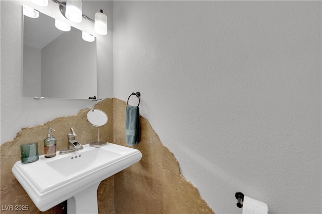 204 Appian Way, Henderson, NV 89002 - bathroom with a sink