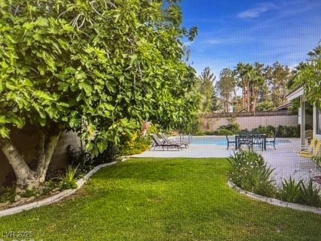 390 Rushing Creek Ct, Henderson, NV 89014 - view of yard