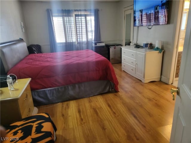 3164 Elmrock Pl, Las Vegas, NV 89121 - bedroom featuring light wood-type flooring