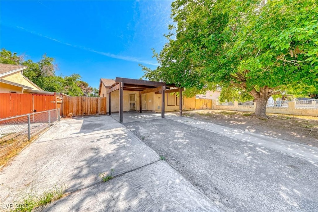 4100 Montebello Ave, Las Vegas, NV 89110 - view of front of property with a gate and fence